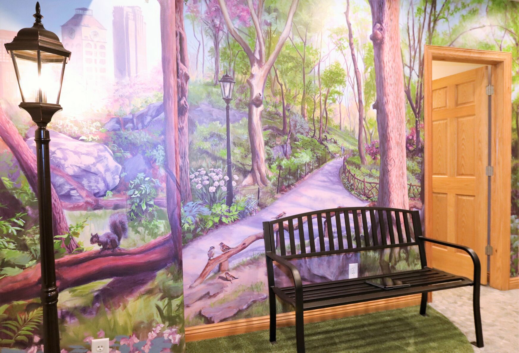 Mural_bench_street lamp.jpg